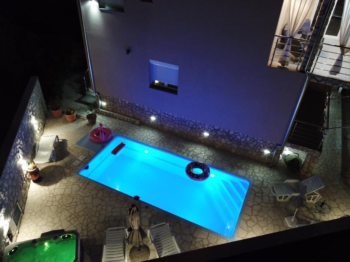 Apartments Adriana Bilice Εξωτερικό φωτογραφία
