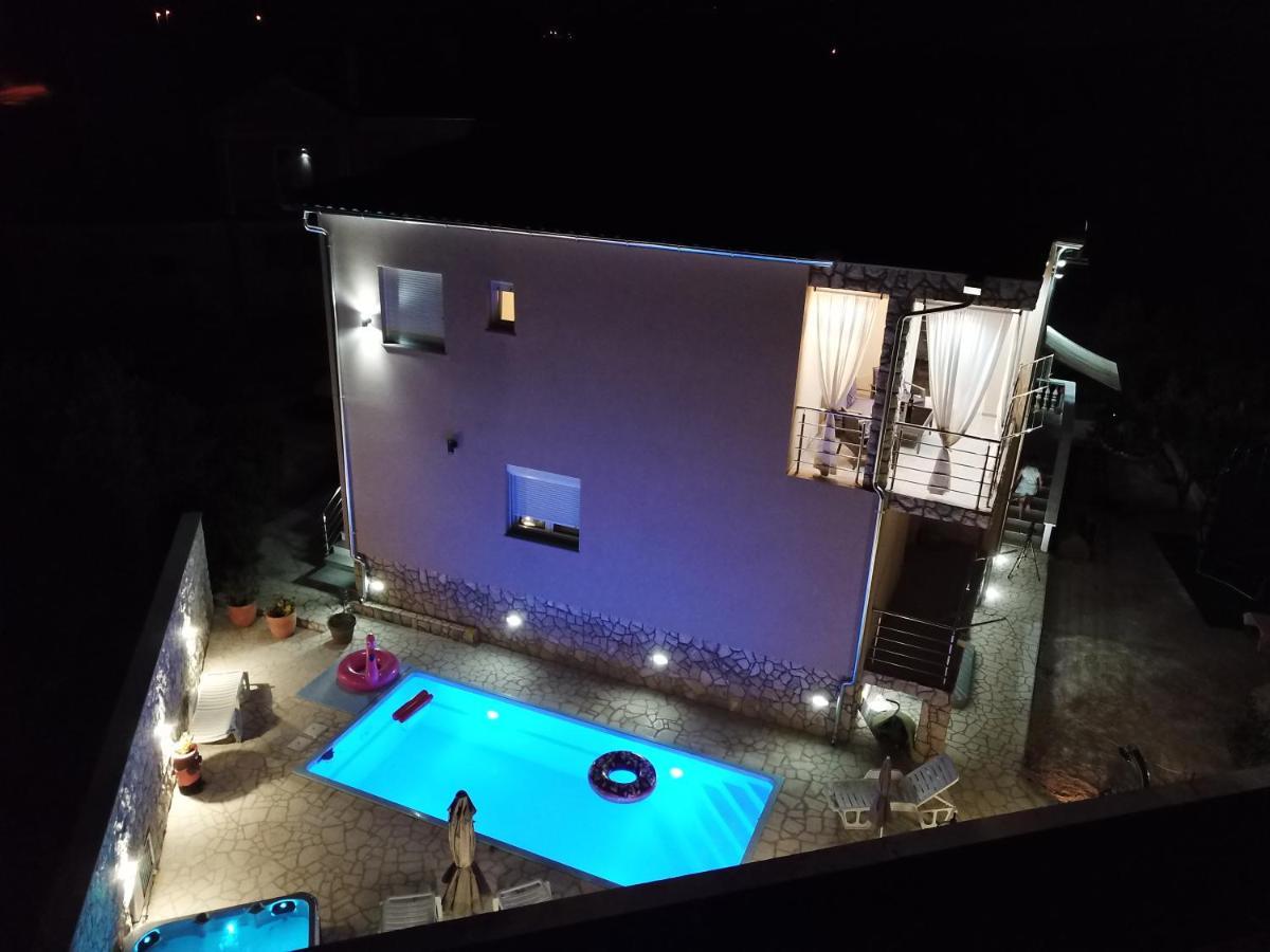 Apartments Adriana Bilice Εξωτερικό φωτογραφία