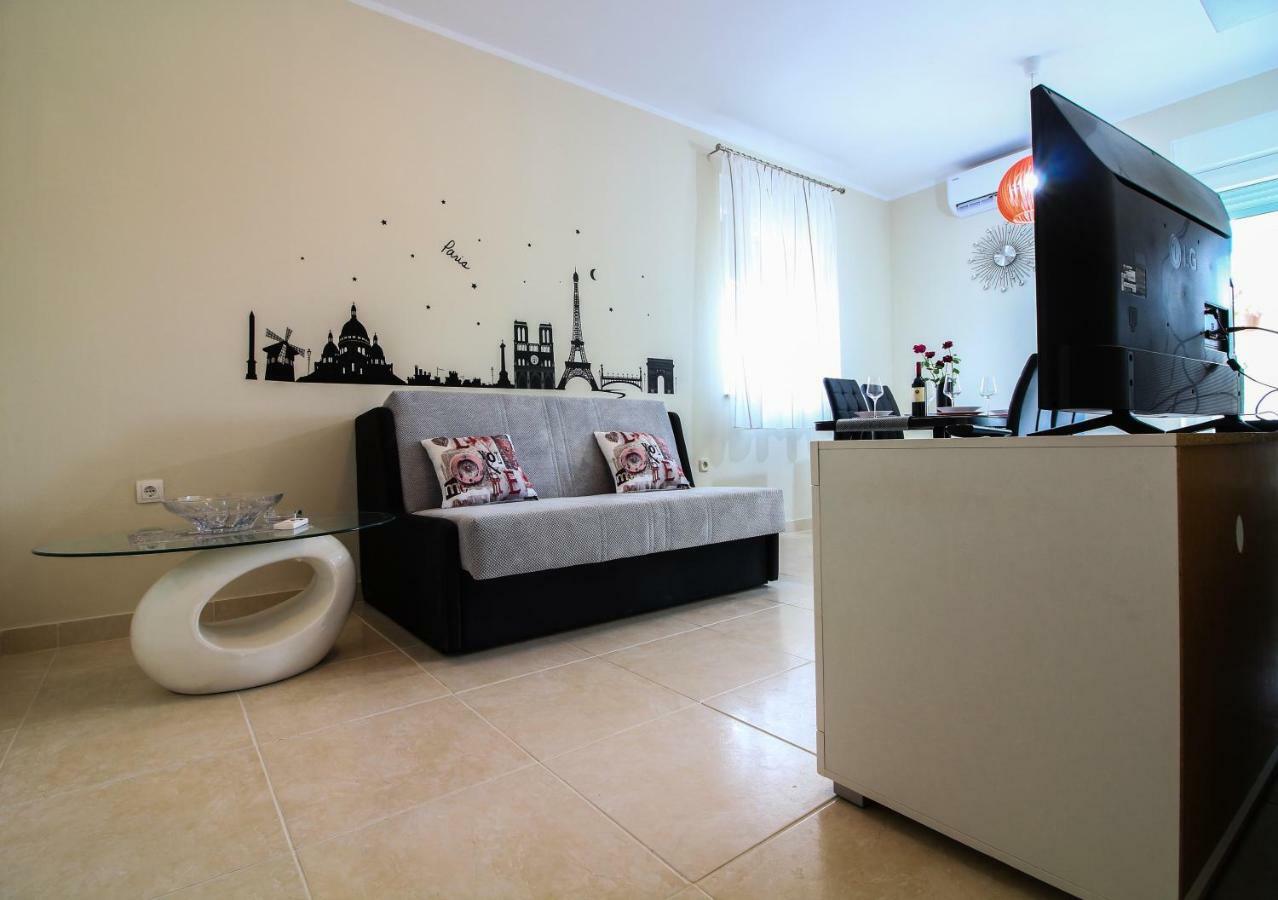Apartments Adriana Bilice Εξωτερικό φωτογραφία