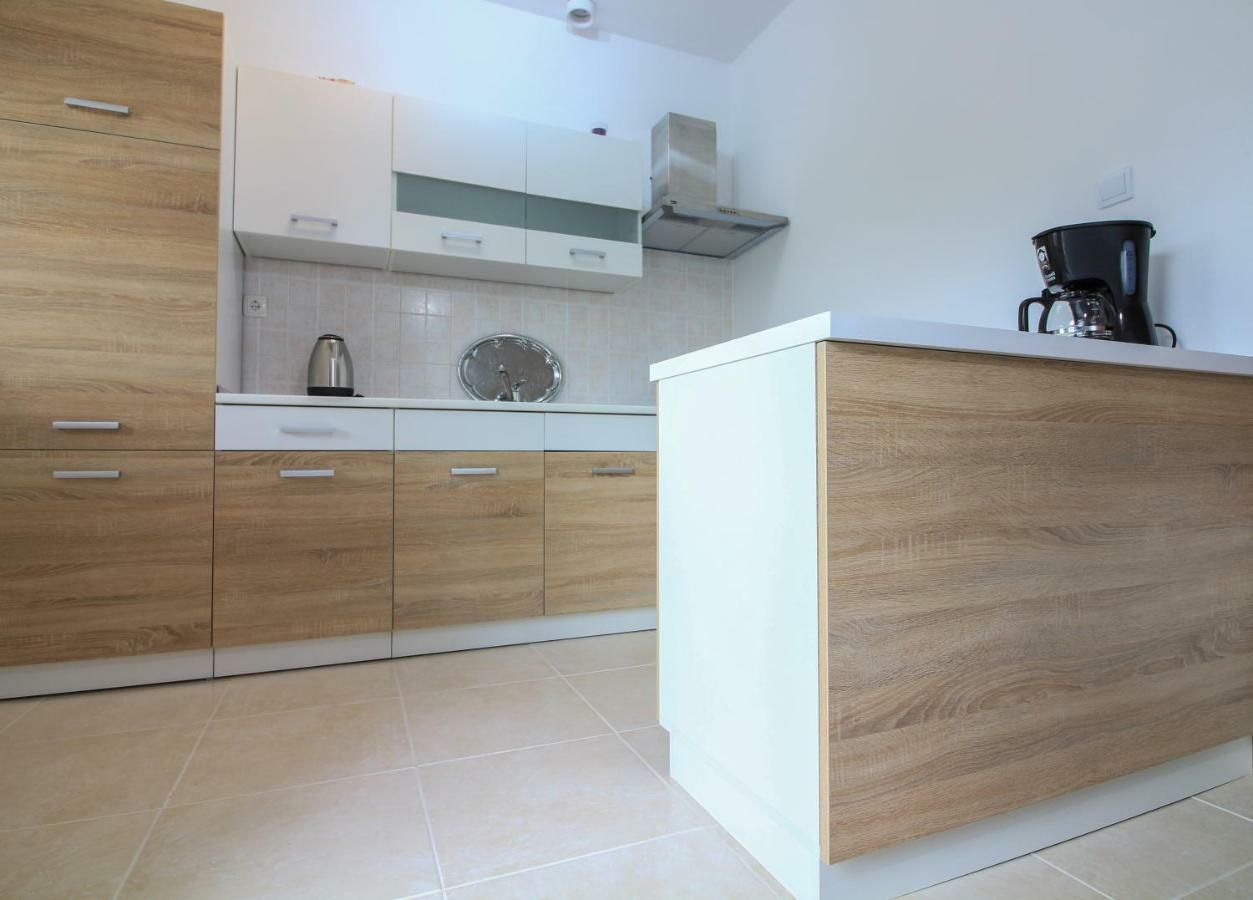 Apartments Adriana Bilice Εξωτερικό φωτογραφία
